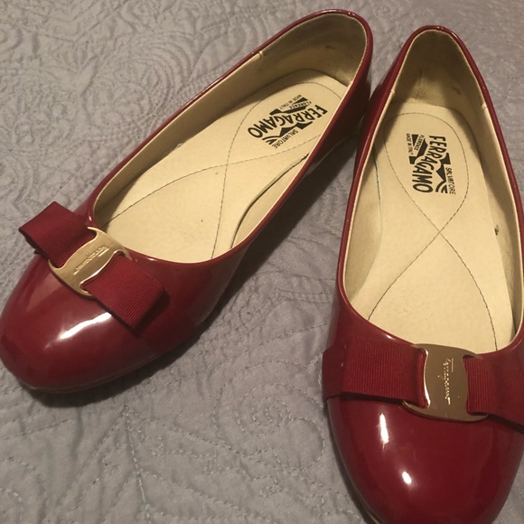 salvatore ferragamo bow flats